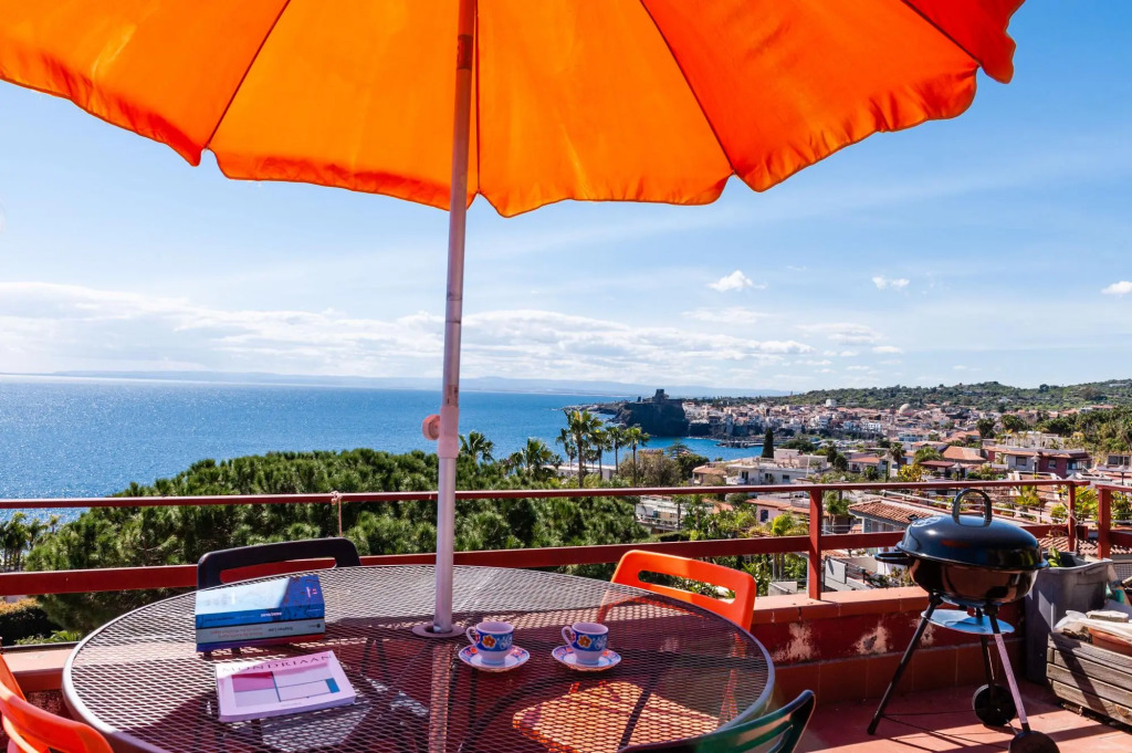Alice Apartment With Terrace by Wonderful Italy