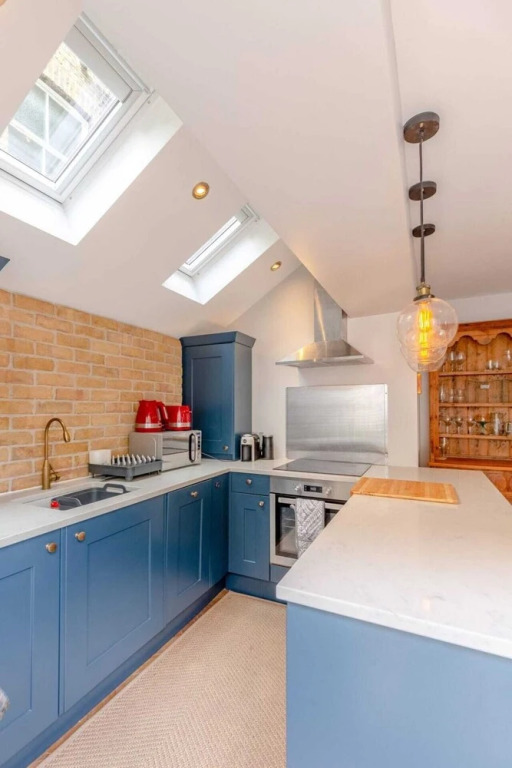 Stylish 1 Bedroom Flat in Fulham With Patio