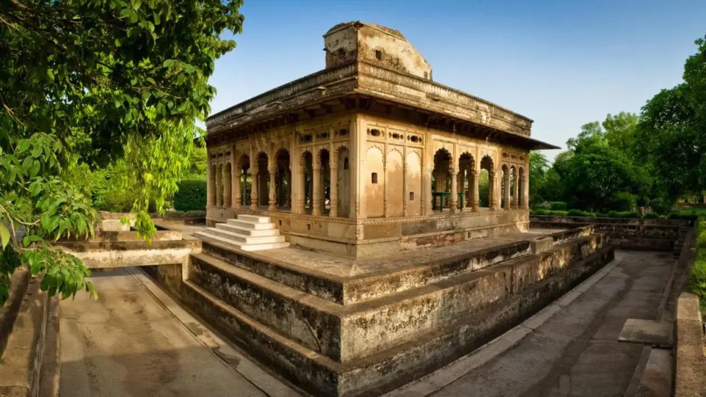 Neemrana'S - Deo Bagh
