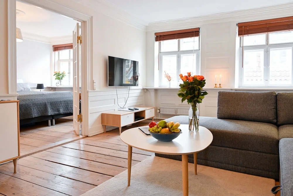 Hyggelig One-bedroom Apartment in the Original Building From 1750