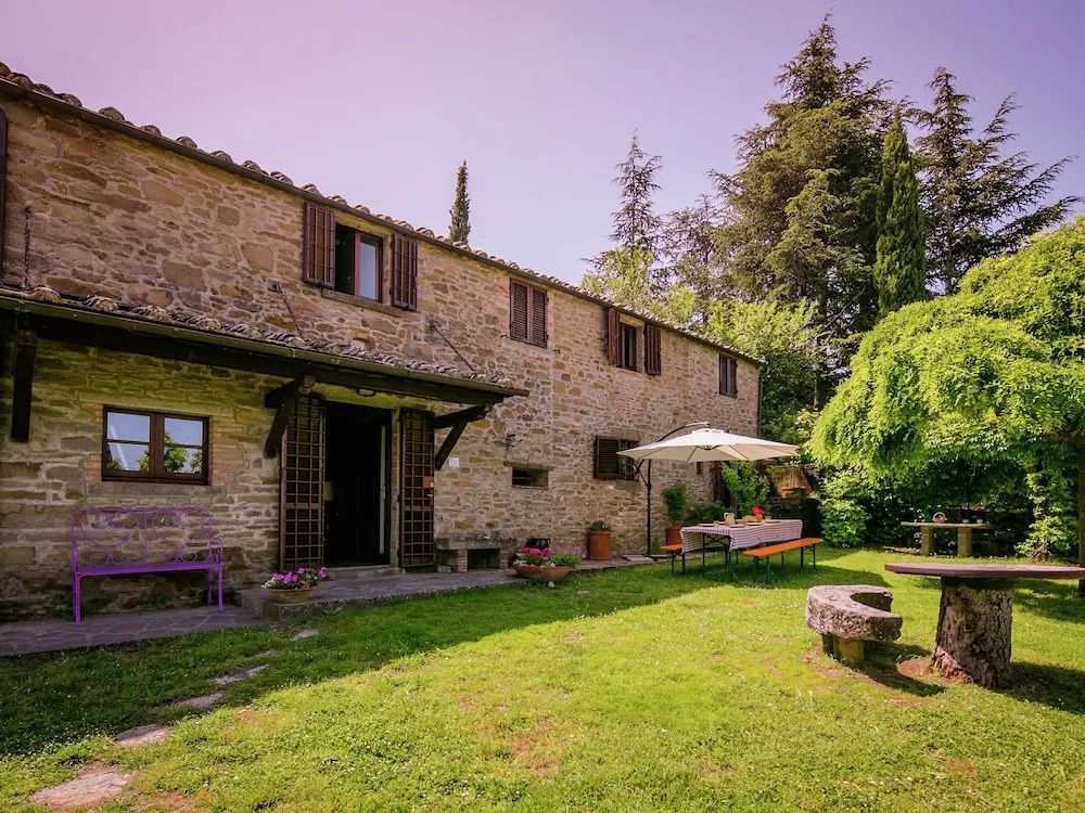 Rustic Villa in Cortona With Swimming Pool