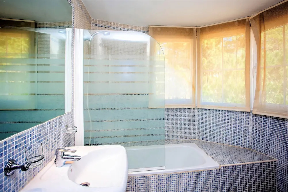 Elviria 3 bed apartment close to beach JP4D