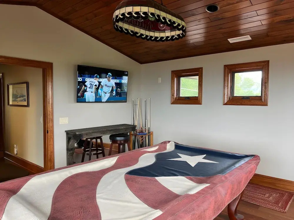 Hot Tub + Stunning Views: Luxury Beech Mtn Escape!