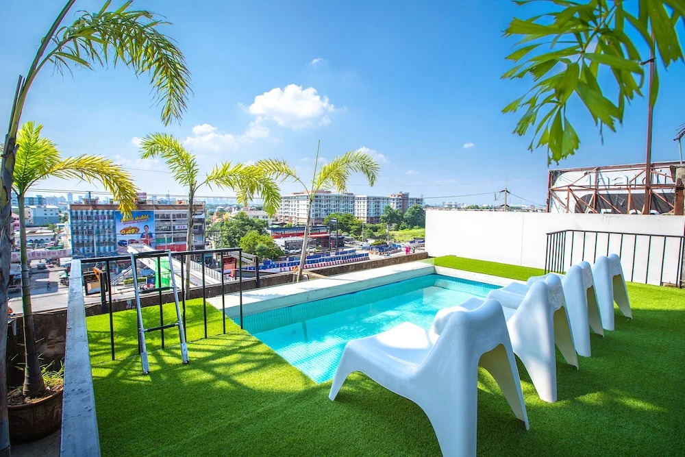 Shakira Hostel