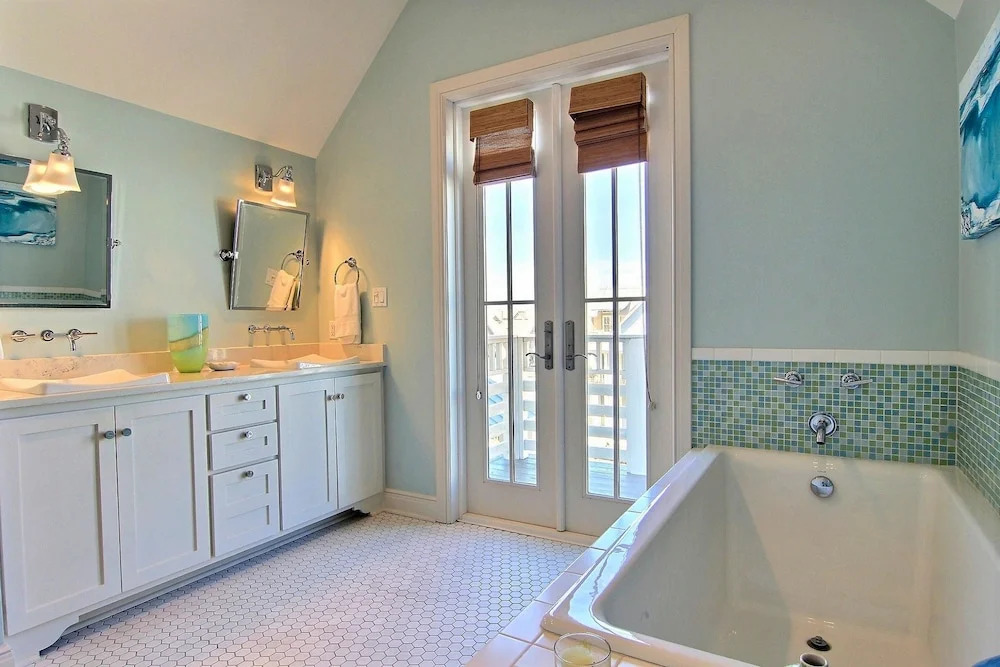 Cinnamon Shore- Sea Glass 202 SE