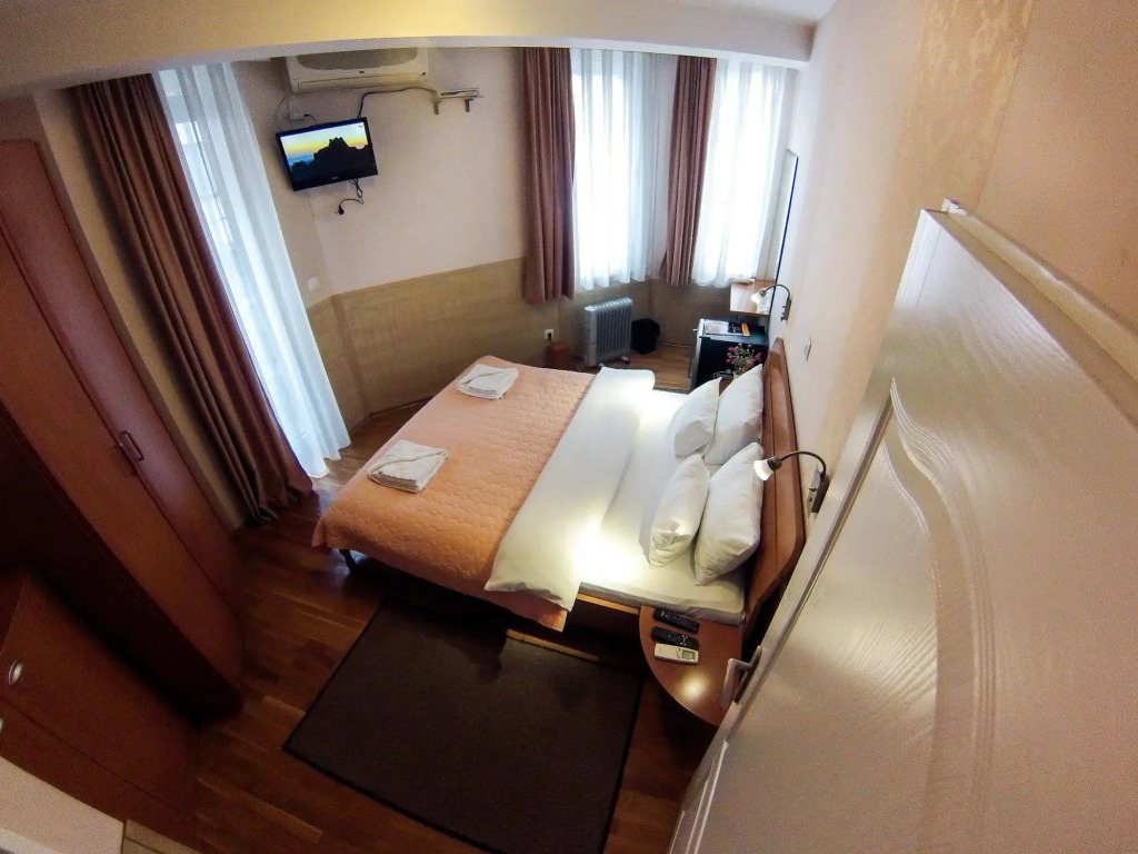 Orange Inn Hotel