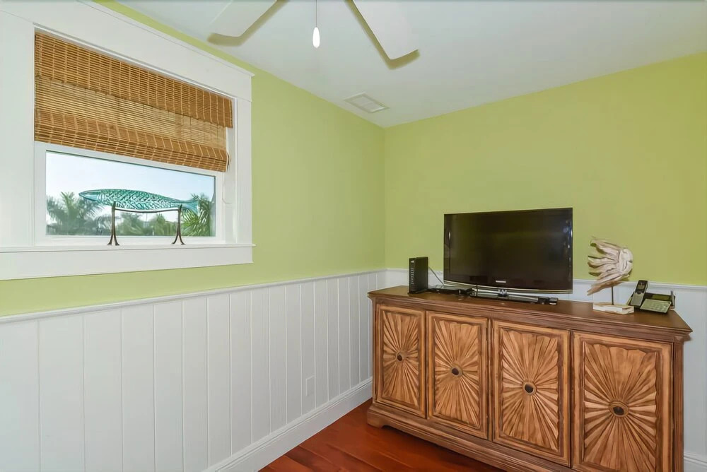 Bodacious Oasis 4 Bedrooms 2 Bathrooms Home