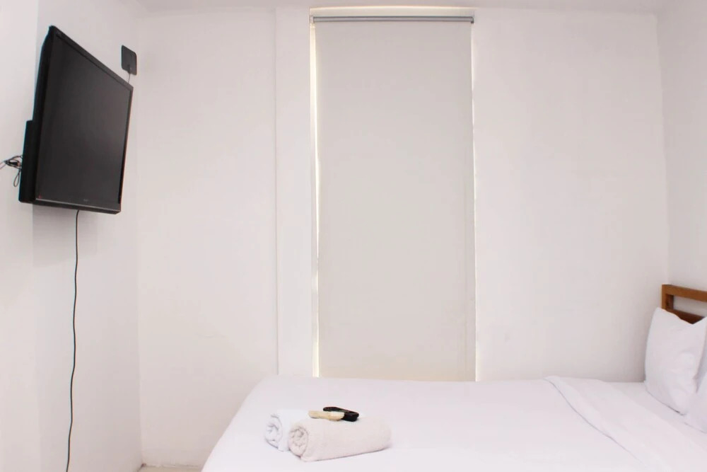 Elegant Studio At Azalea Suites Apartment