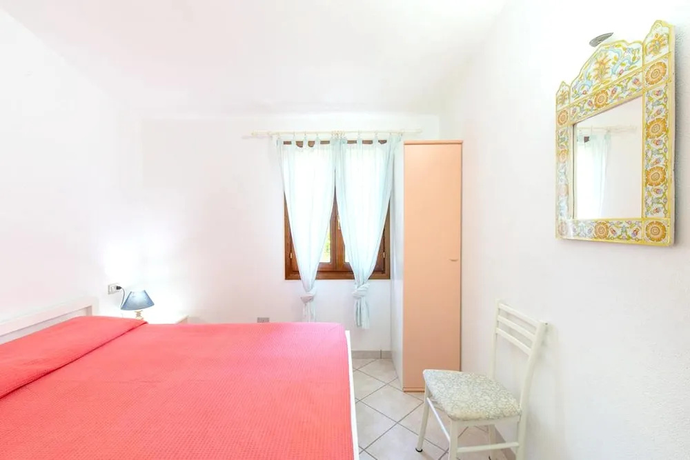 House with 4 Bedrooms in San Teodoro, with Wonderful Sea View And Furnished Garden - 250 M From the Beach