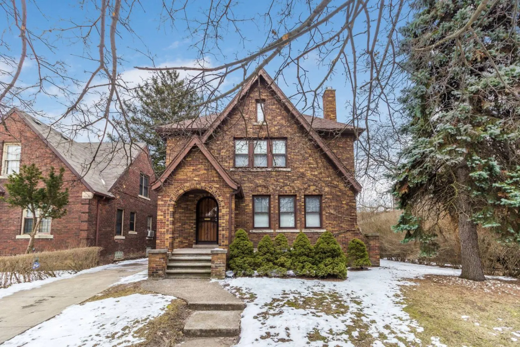 Glamorous Green Beauty in the Heart of University District 15min to Downtown