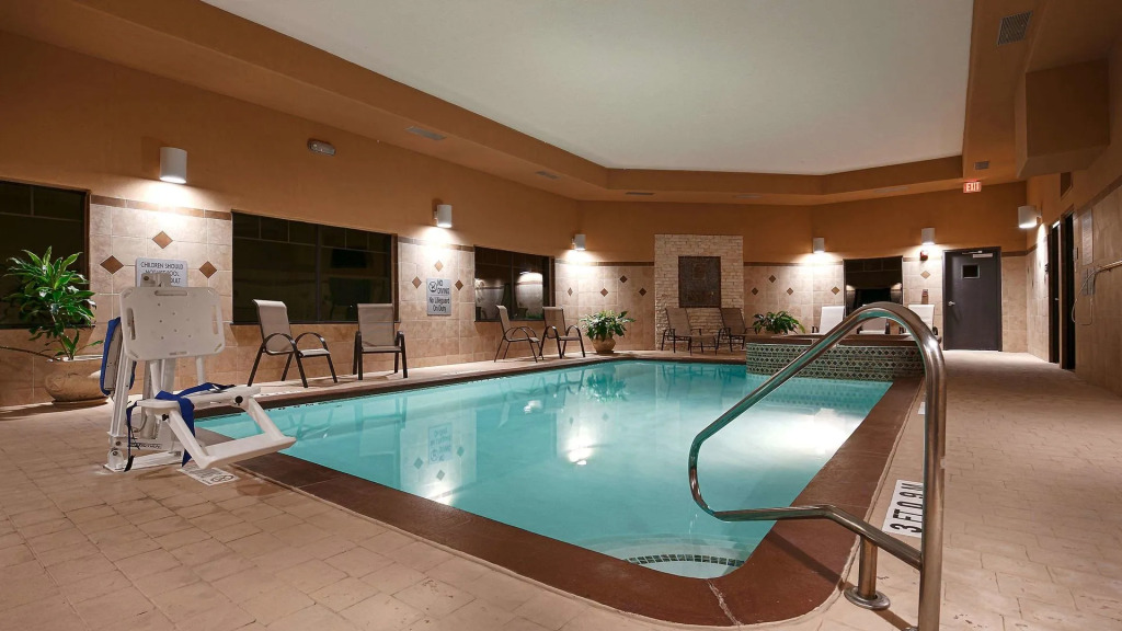 Best Western Plus Lytle Inn and Suites