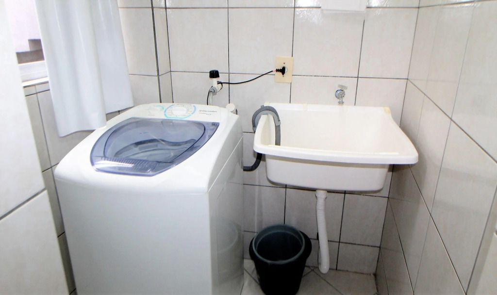 1047   Apartamento De Três Quartos Em Condomínio Fechado Na Praia De Bombinhas