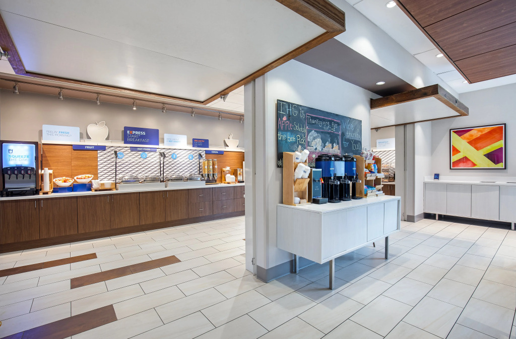 Holiday Inn Express & Suites - Carrollton West by IHG