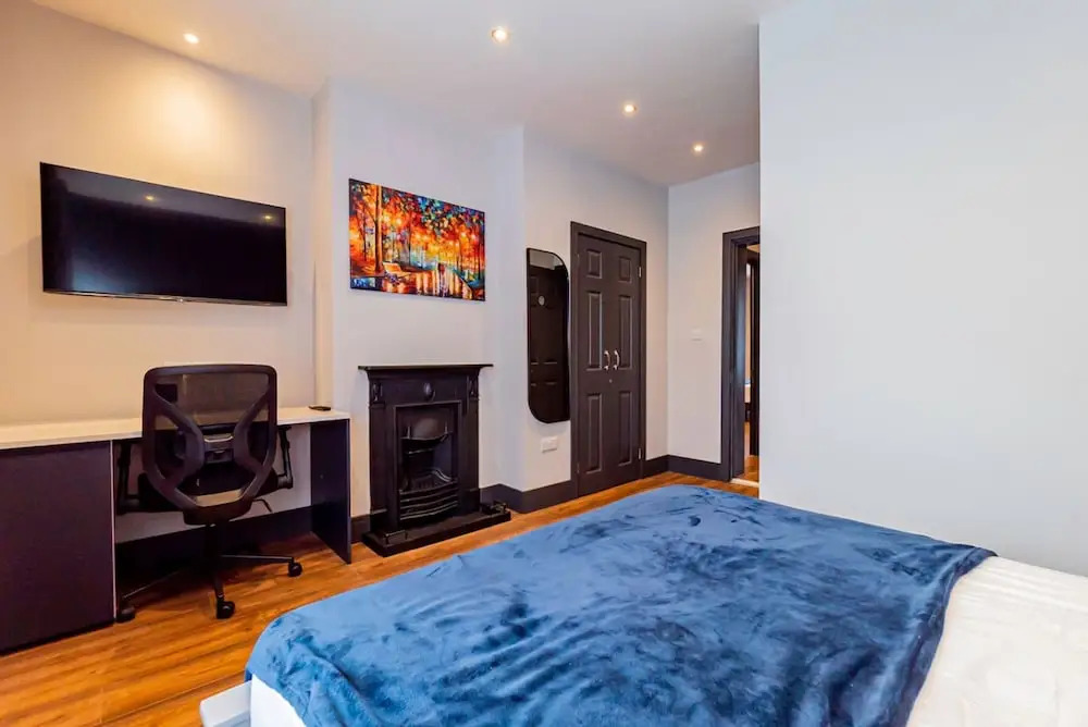London Heathrow Airport 6 Bedroom Ensuite
