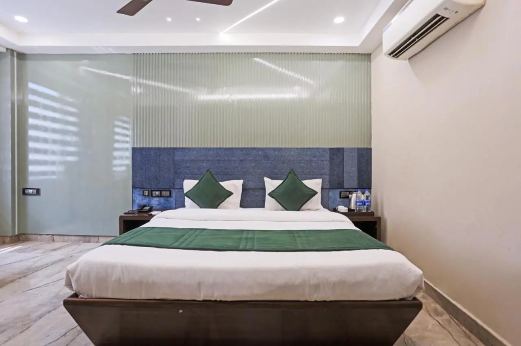 The Vanson Delite "Newly Rebuilt 2026" - Near New Delhi Station & Connaught Place
