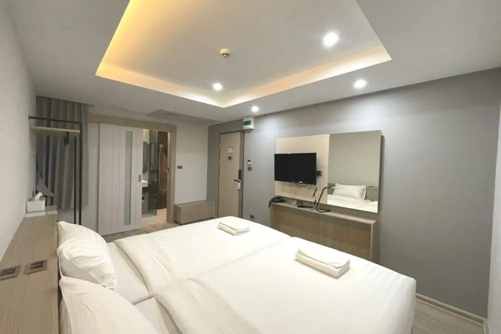 The Riski Hotel at Bangphlat Station SHA