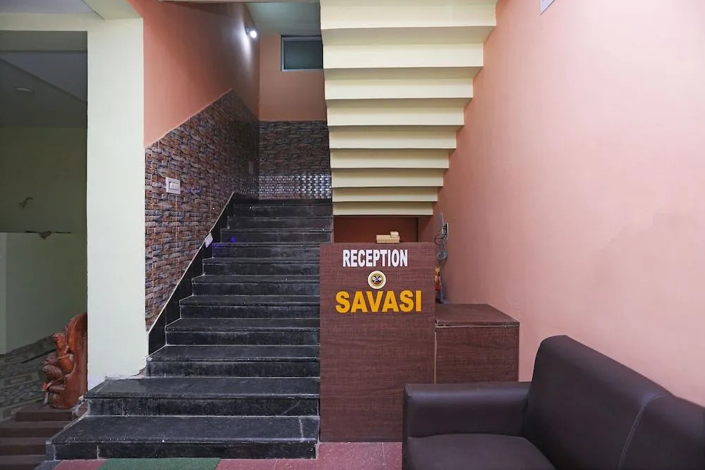 OYO 27734 Hotel Savasi