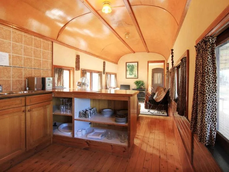 Krinklewood Cottage and Train Carriages