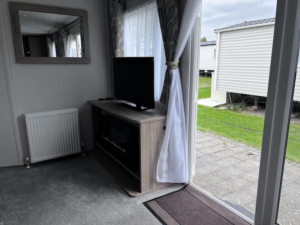 Coopers Beach 3-bed Caravan, Sleeps 8 & Pets Ok
