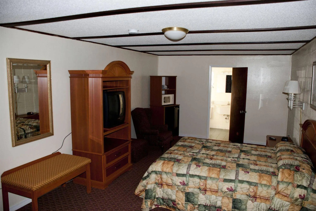 Tahitian Inn