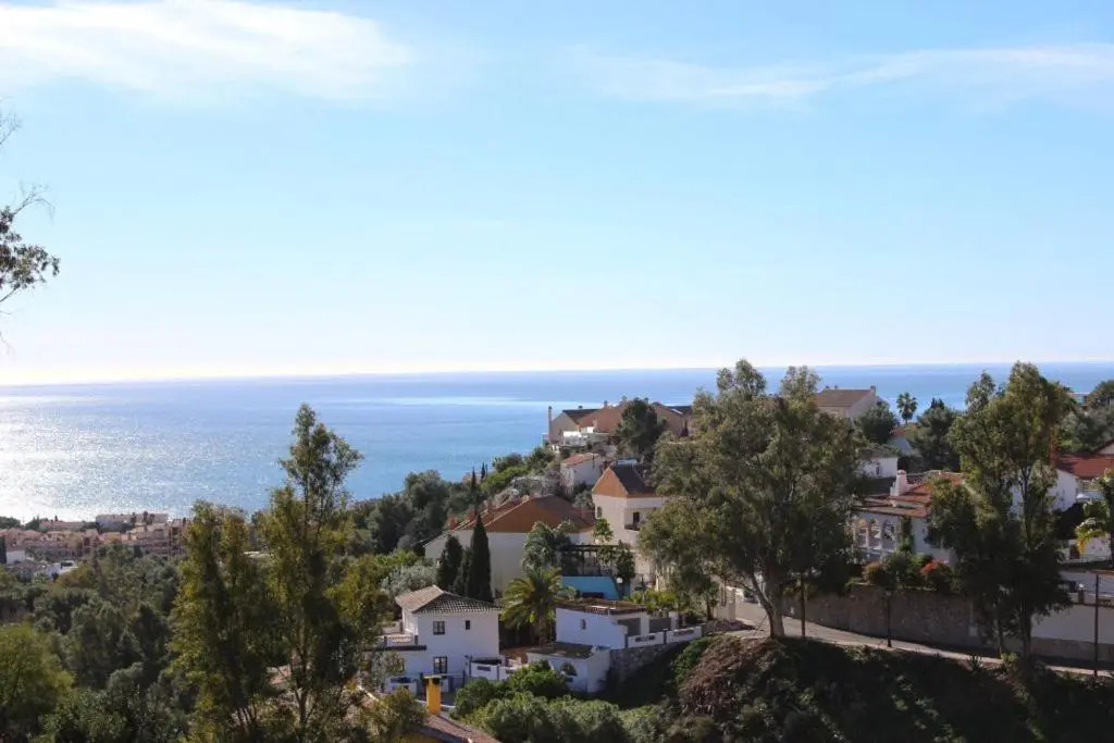 Luxurious Hillside Villa with Private Pool - Sea & Mountain Views