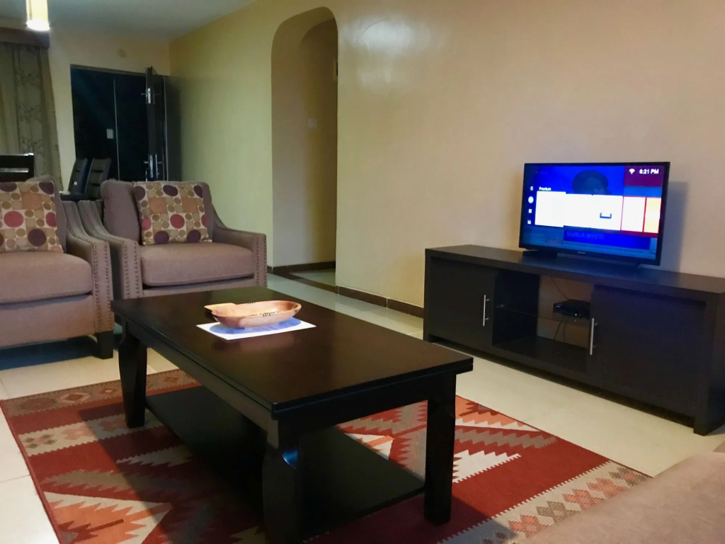 Milimani Executive Suites Pool, GYM, Secure Parking Near Golf Club