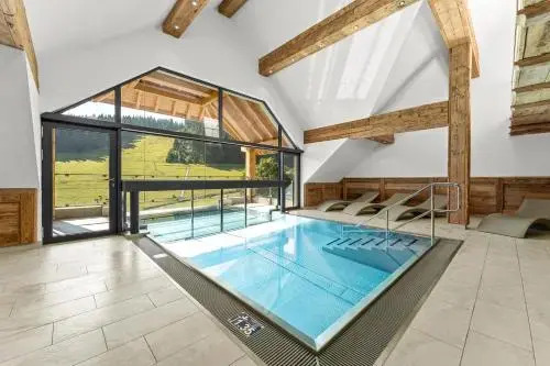 SCHWARZENBACH - Apartments & Rooftop Pool