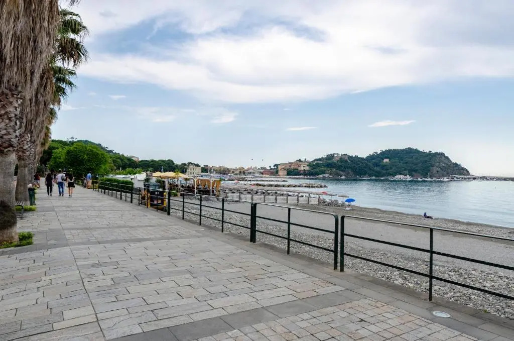 ALTIDO Apt for 6, with Terrace near Beach in Sestri Levante