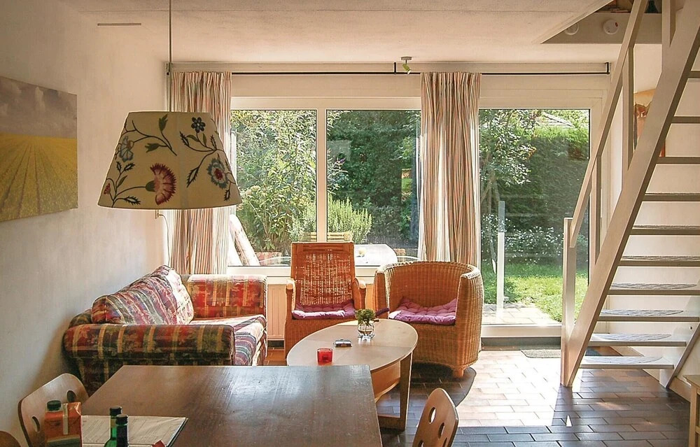 Nice Home in Bruinisse With 3 Bedrooms and Wifi