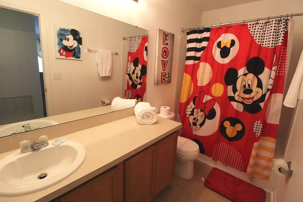 King Size home with private pool - Family Friendly