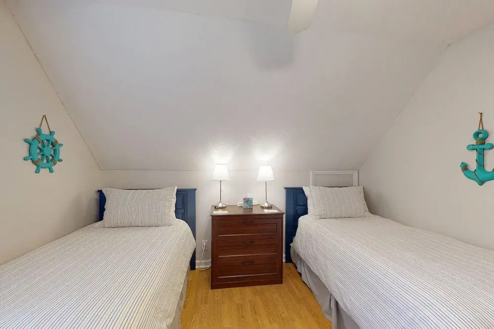 Charming Dog-friendly Home With Deck, Golf Nearby, Full Kitchen, & Washer/dryer