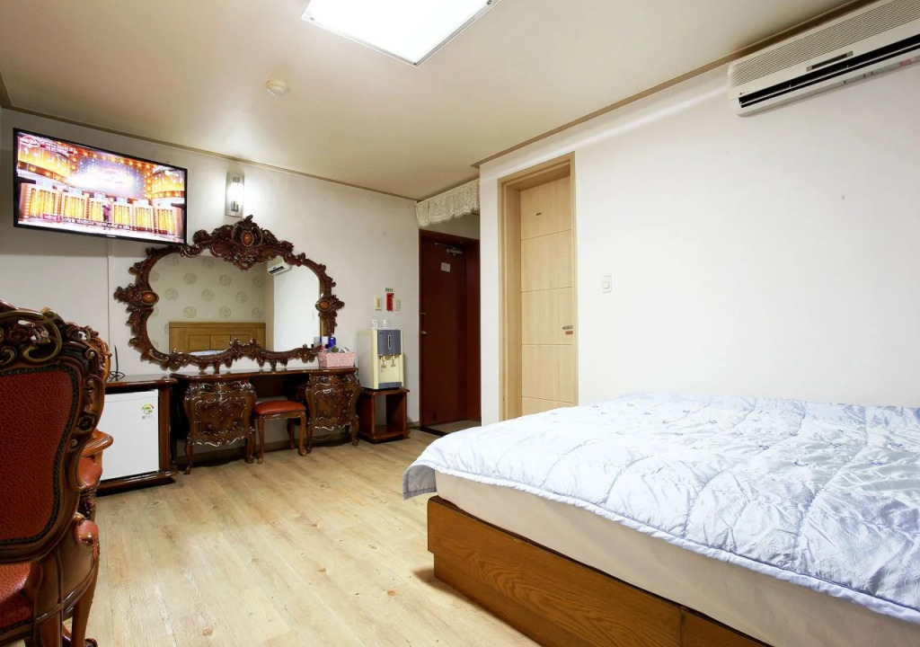 BOBOS Hotel
