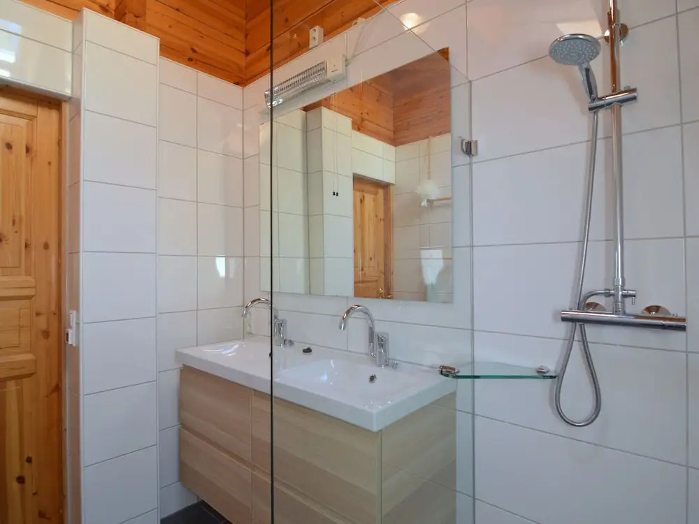 Finnish Bungalow With Garden, a Modern Bathroom, Near Harderwijk, Veluwe