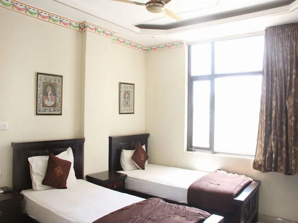 Hotel Surya Garh