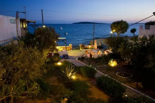 Georges beach studios Aliki Paros
