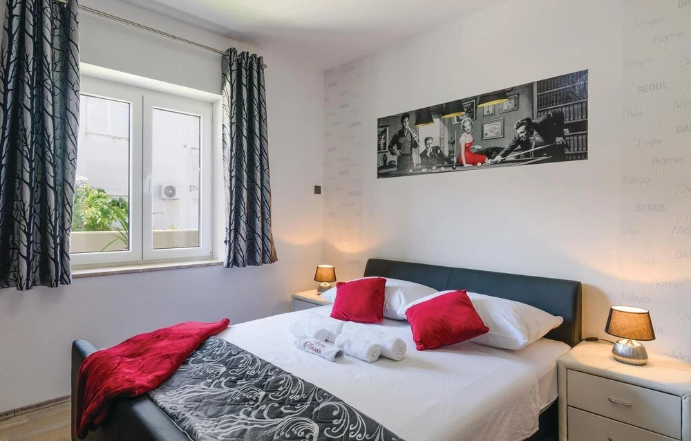 Awesome Home in Trogir with WiFi, 3 Bedrooms & Hot Tub