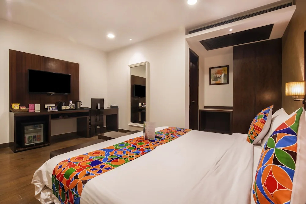 FabHotel Sarita Vihar