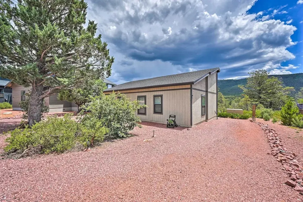 Hot Tub & Views: 'mountain High Pines Retreat'