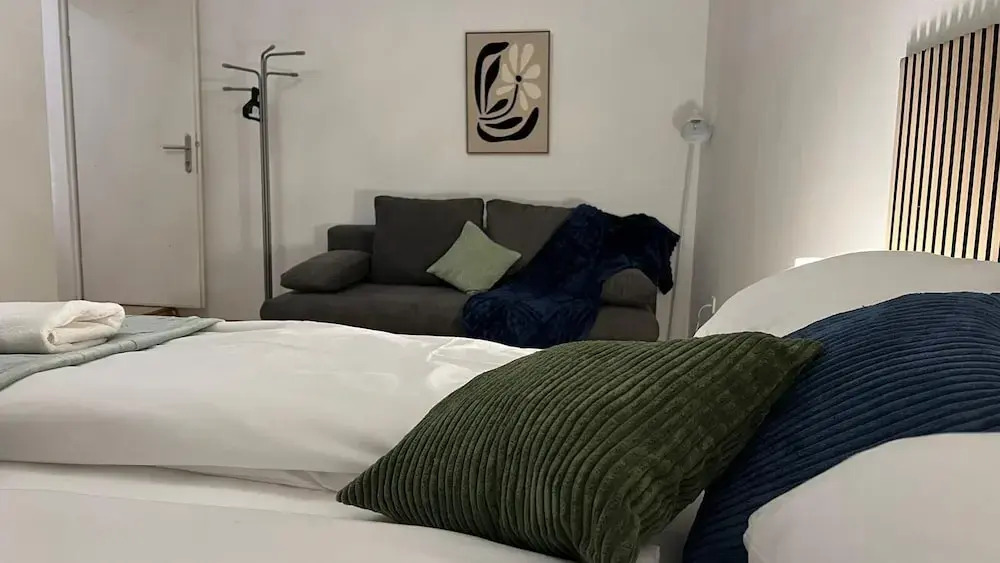 Private Room for Long Term Near Rennweg
