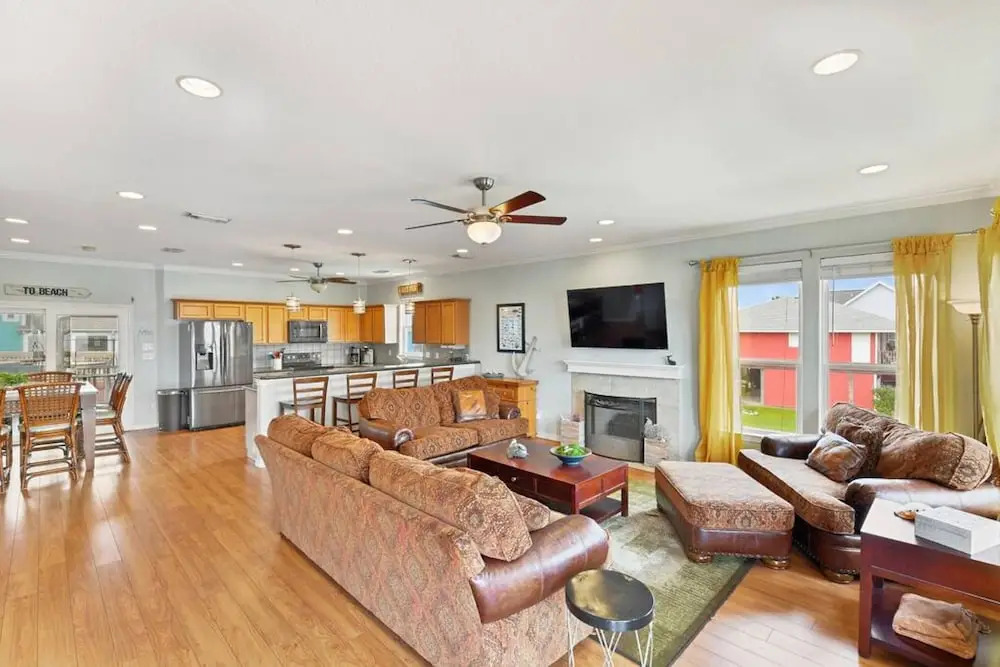 Canal View Home With Hot Tub Near the Beach