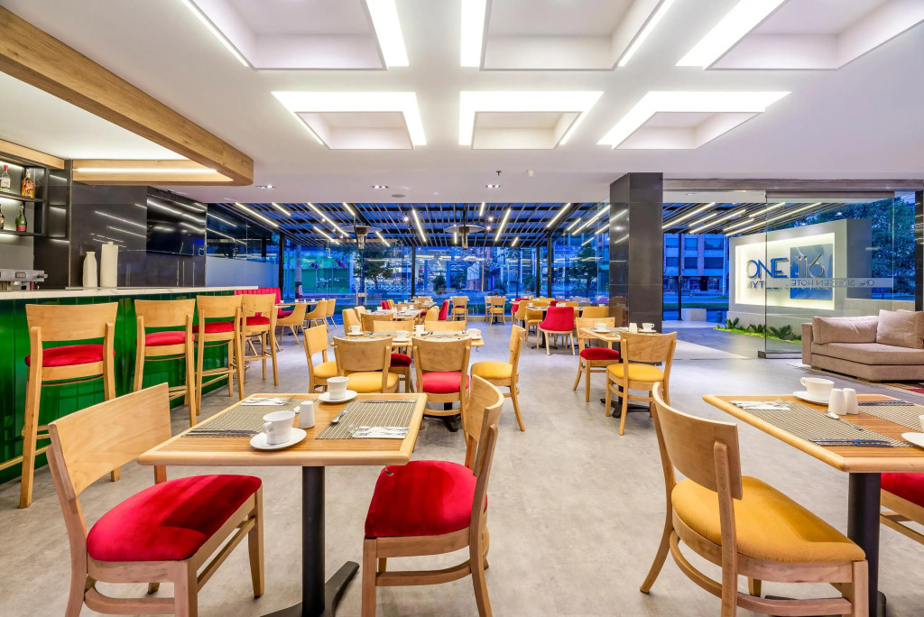 One Sixteen Hotel
