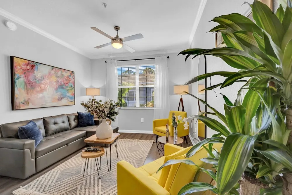 Modern 2BR 2BA King Bed Pool Gym 6