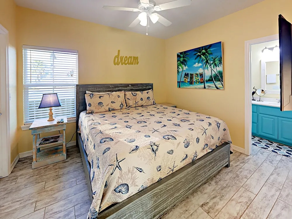 Las Olas Townhouse 3 Bedrooms 2 Bathrooms Townhouse