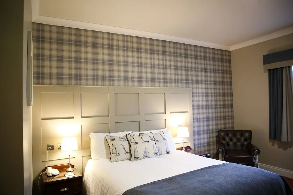 Mulroy Woods Hotel