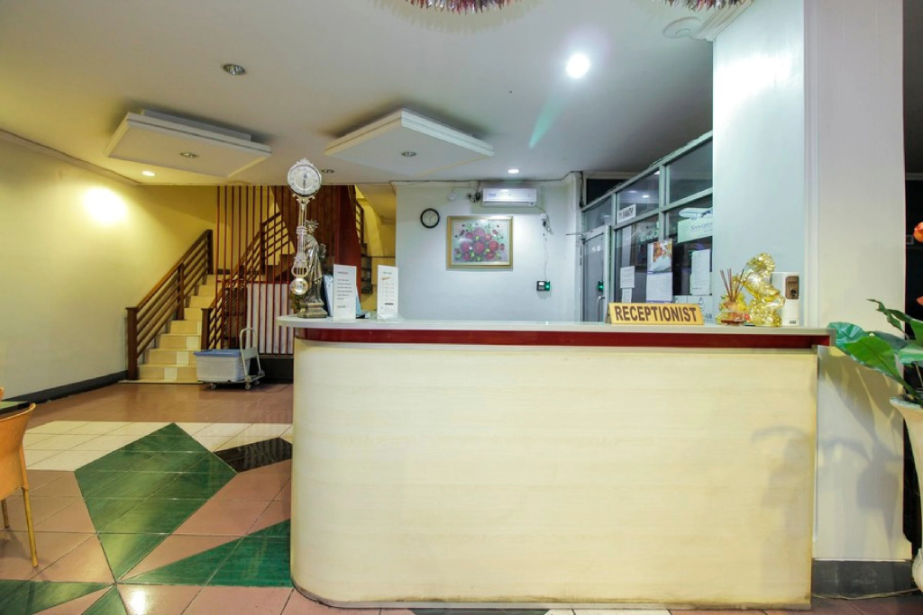 RedDoorz near Bethesda Manado