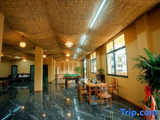 Yichun Yishanju Hot Spring B&B (Wentang Town Mingyue Eternal Love Store)
