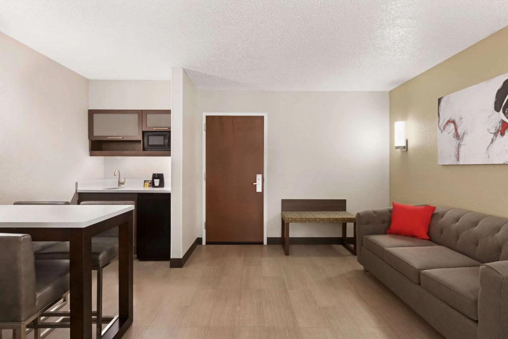 Ramada by Wyndham Suites Orlando Airport- Free Airport Shuttle