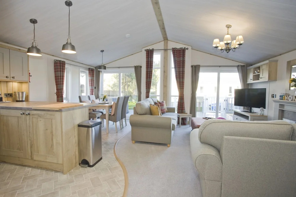 6 berth luxury lodge in Christchurch Dorset
