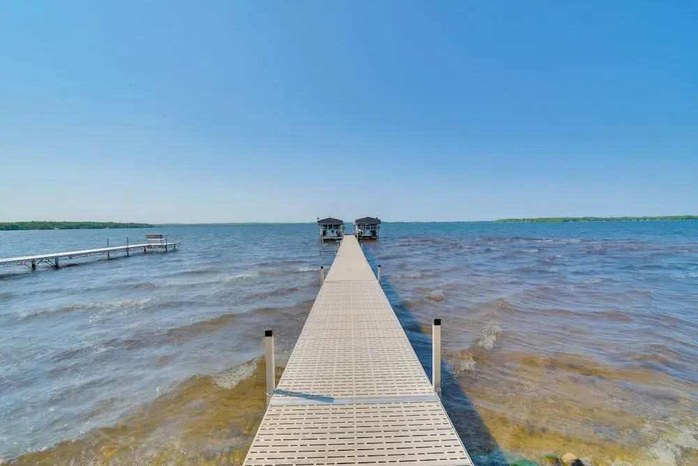 Home Rental on Detroit Lake: Dock, Game Room