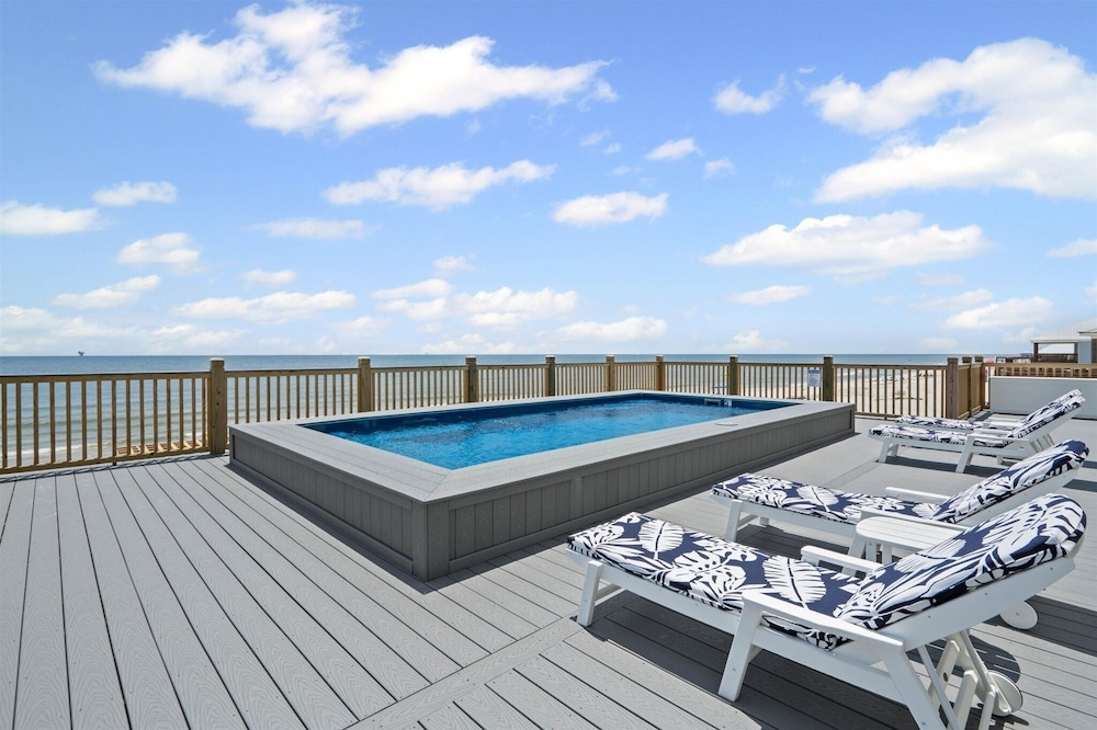 Surfside - 2431 Bienville 4 Bedroom Home by RedAwning